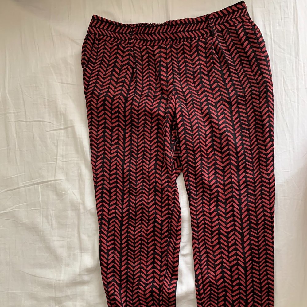 Ann Taylor LOFT Marisa Fluid Ankle Pants in Etched Chevron Print, size 6P